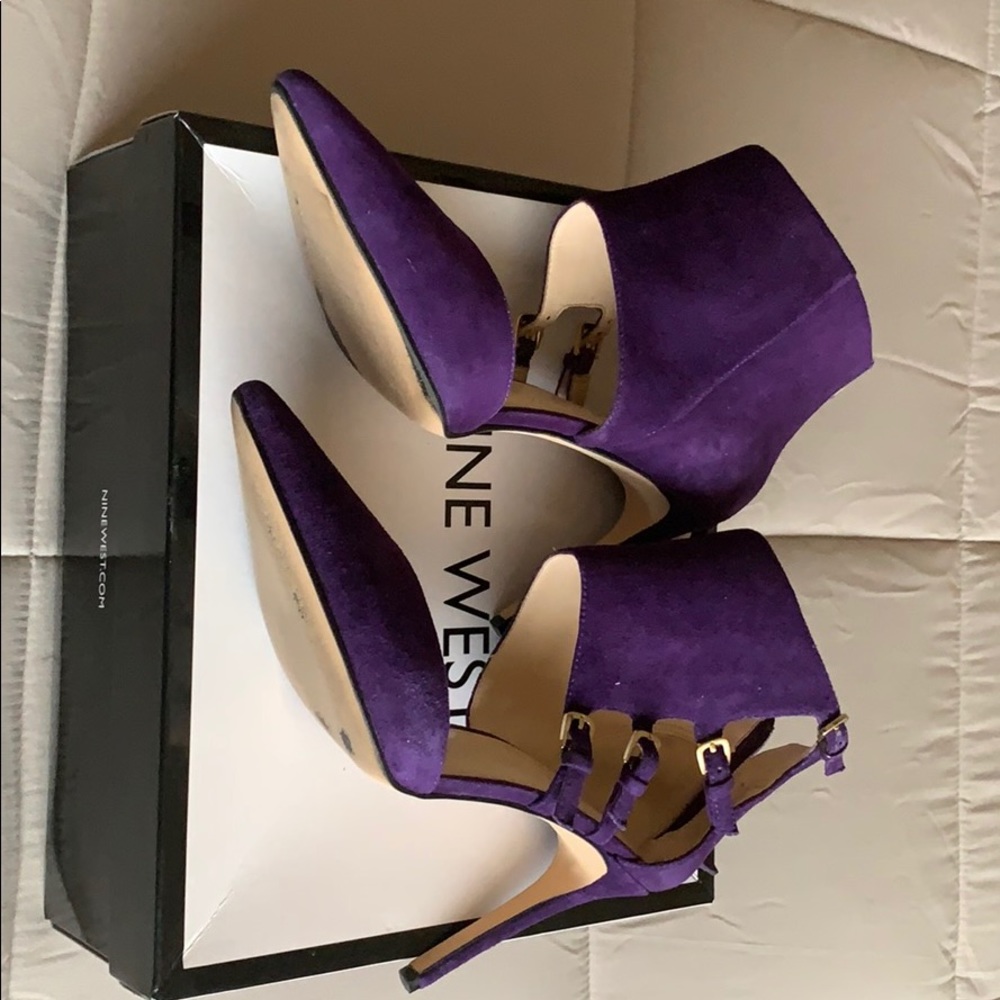 Change in shoe size due to weight loss.